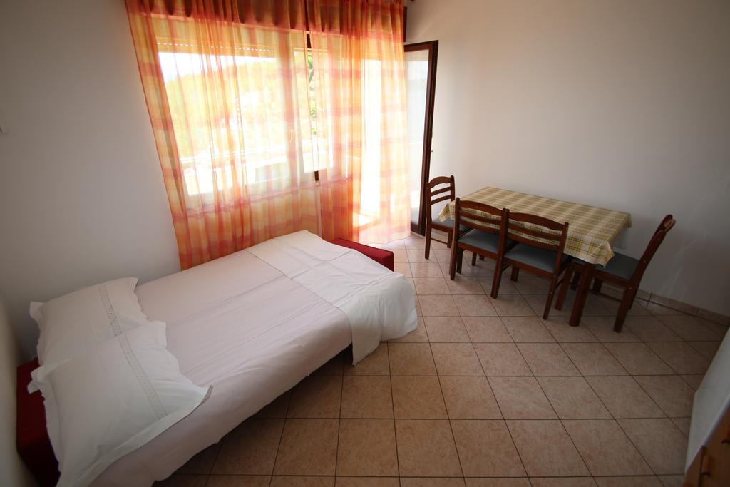 Villa Stipe Lokva Rogoznica Ruang foto